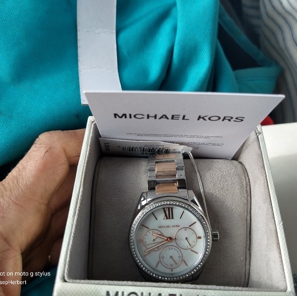 Michael kors watch - Picture 3 of 3